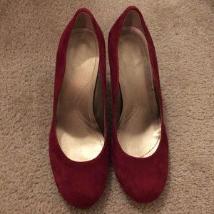 Beautiful burnt red/burgundy Heels